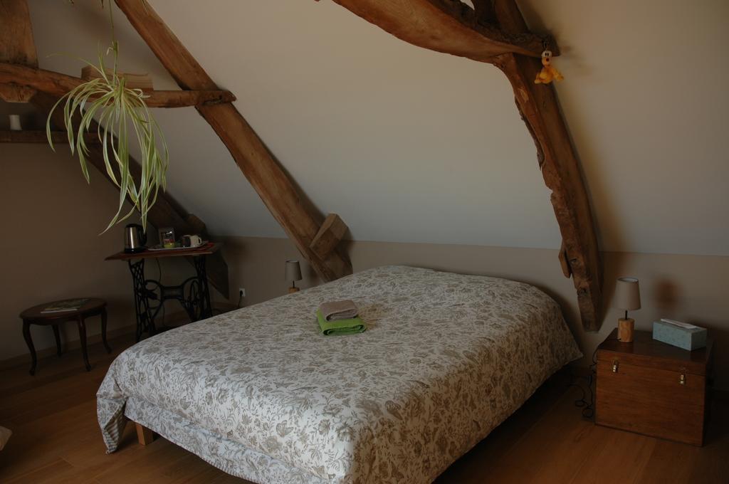 Chambre D'Hote La Maison Du Mesnil Saint-Hilaire-Petitville Habitación foto